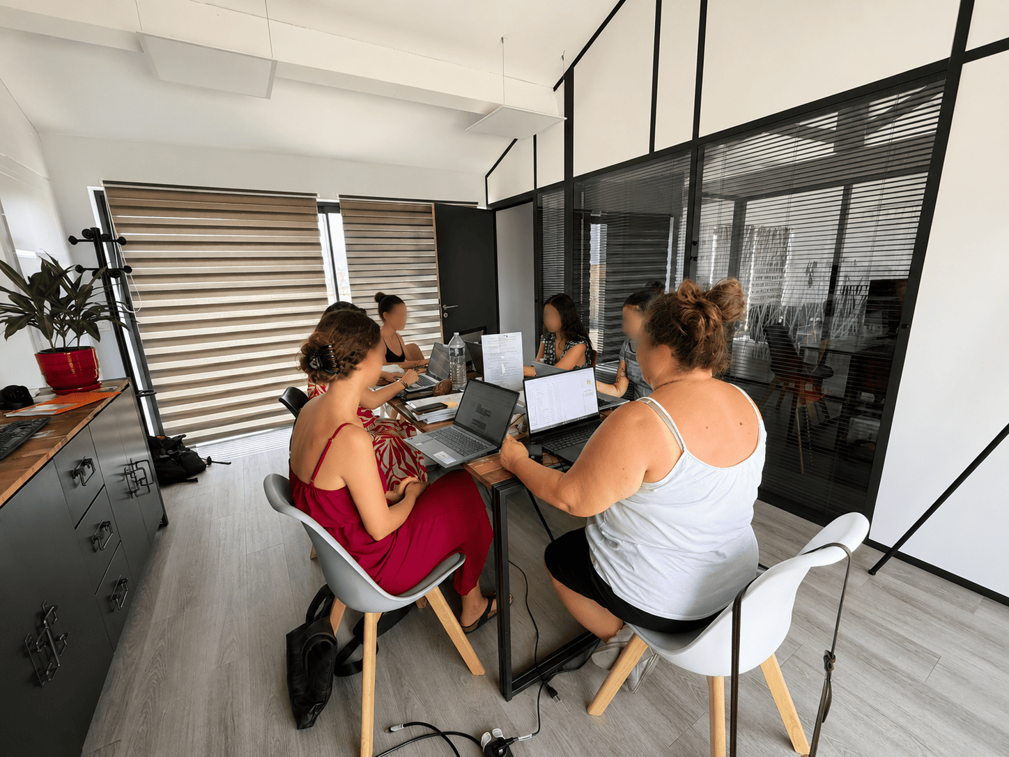 COLLECTIF SANTE JEUNES AUBAGNE PAYS ETOILE MARSEILLE GRAND SUD HUVEAUNE 2 en réunion chez Gemadom à Aubagne