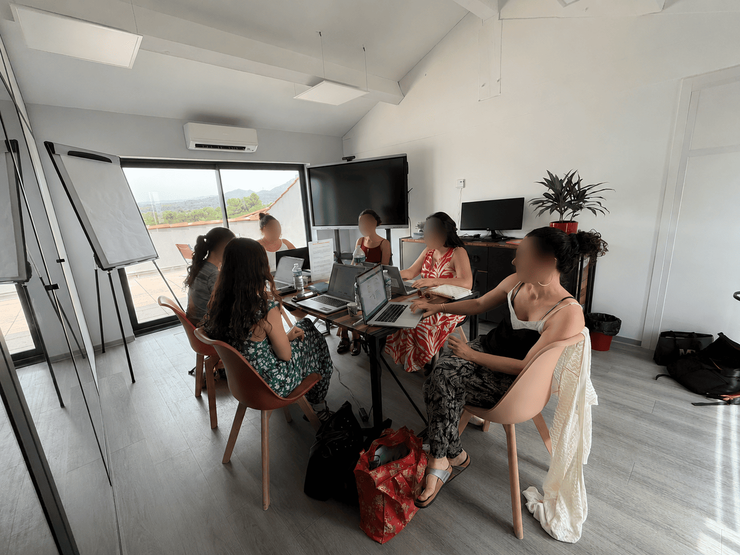 COLLECTIF SANTE JEUNES AUBAGNE PAYS ETOILE MARSEILLE GRAND SUD HUVEAUNE en réunion chez Gemadom à Aubagne